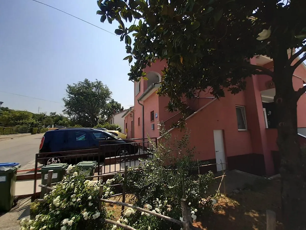 Two Bed Rooms Fortuna Near The Beach Poreč