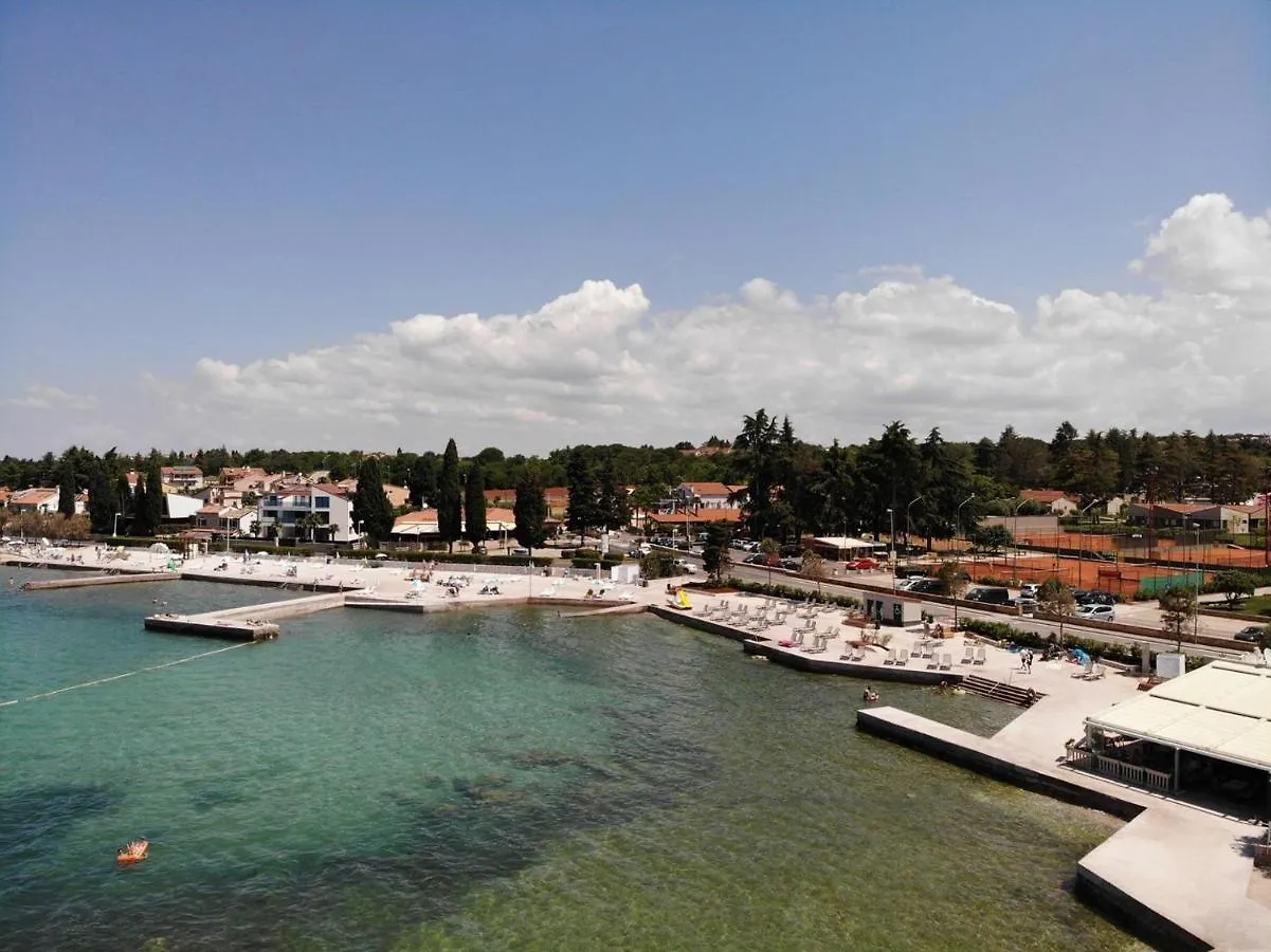 Two Bed Rooms Fortuna Near The Beach Poreč