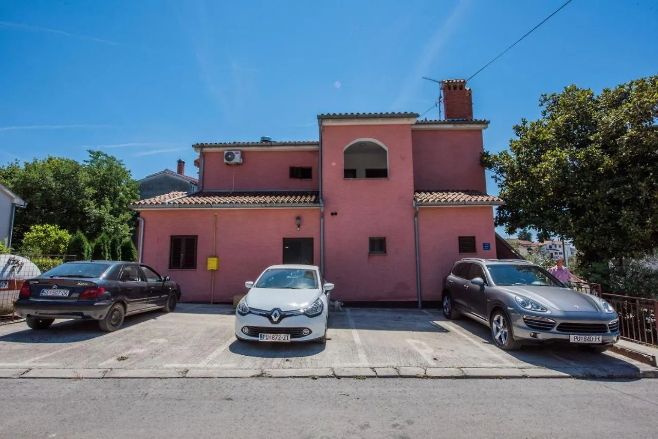 *** Casa de hóspedes Two Bed Rooms Fortuna Near The Beach Poreč Croácia