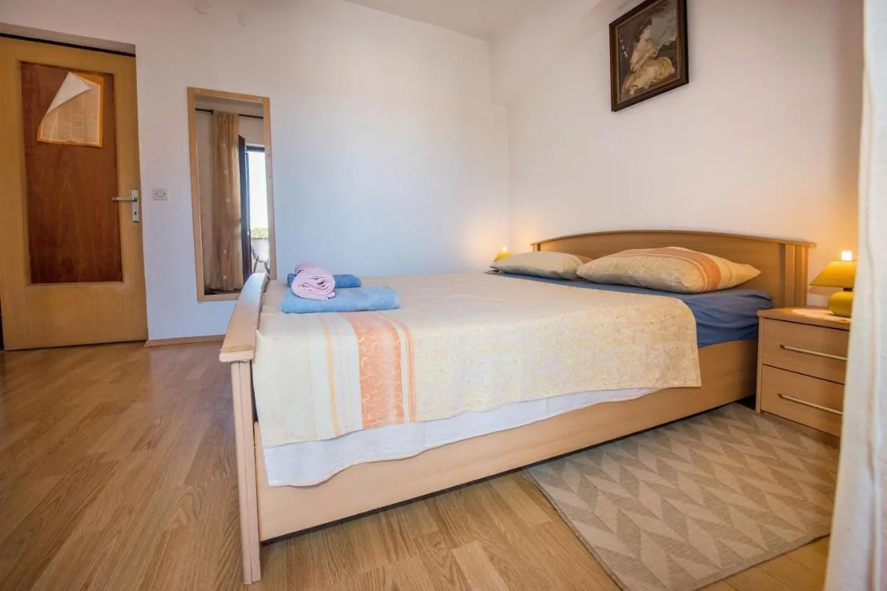 Two Bed Rooms Fortuna Near The Beach Poreč 3*,