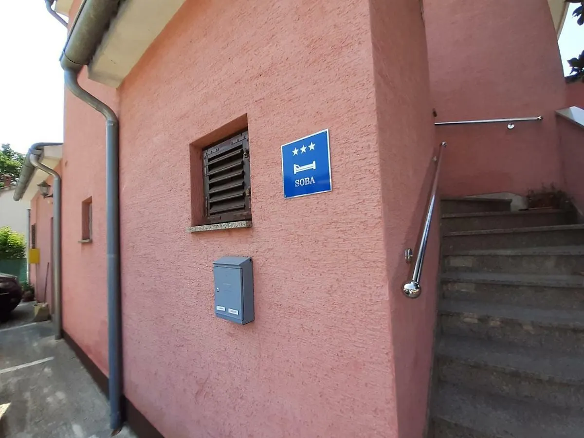 Two Bed Rooms Fortuna Near The Beach Poreč 3*,  Croácia