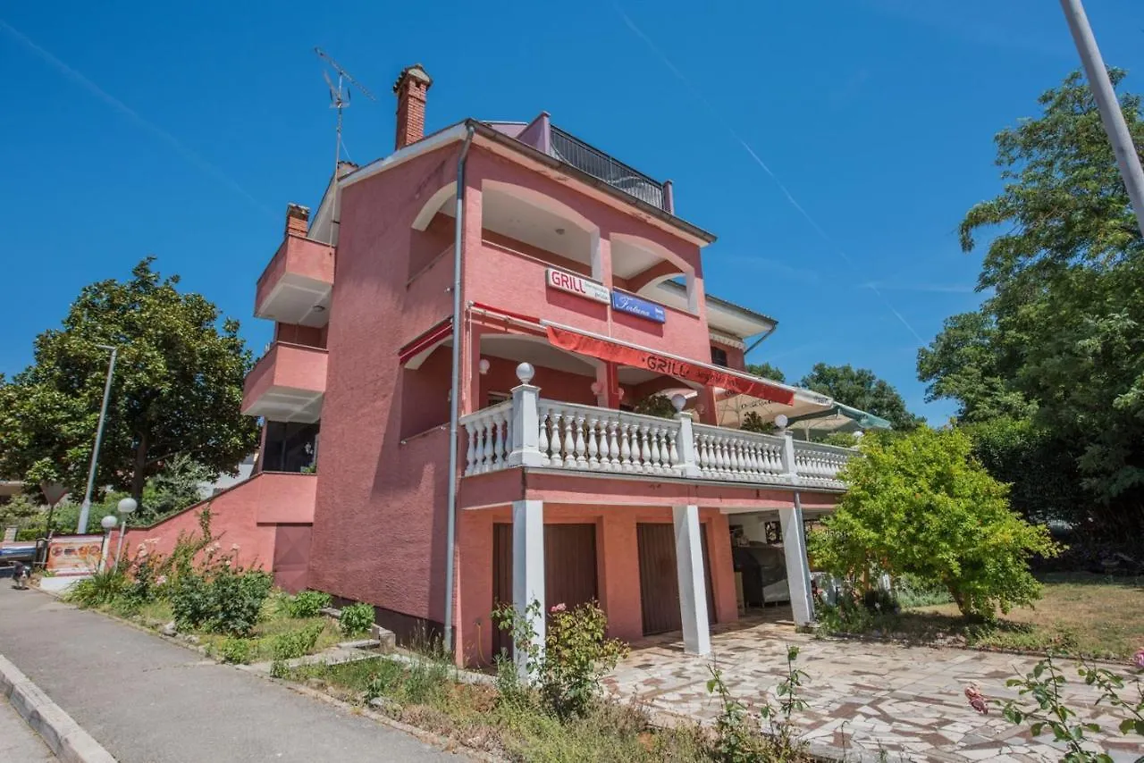 Two Bed Rooms Fortuna Near The Beach Πόρετς