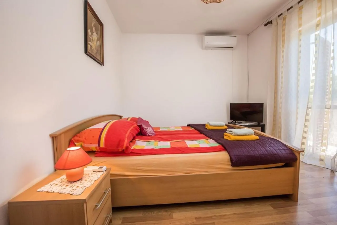 Two Bed Rooms Fortuna Near The Beach Poreč 3*,  Chorwacja