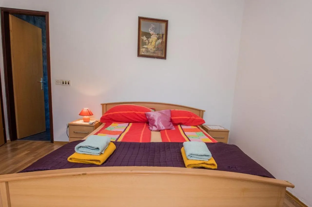 Two Bed Rooms Fortuna Near The Beach Poreč Chorwacja