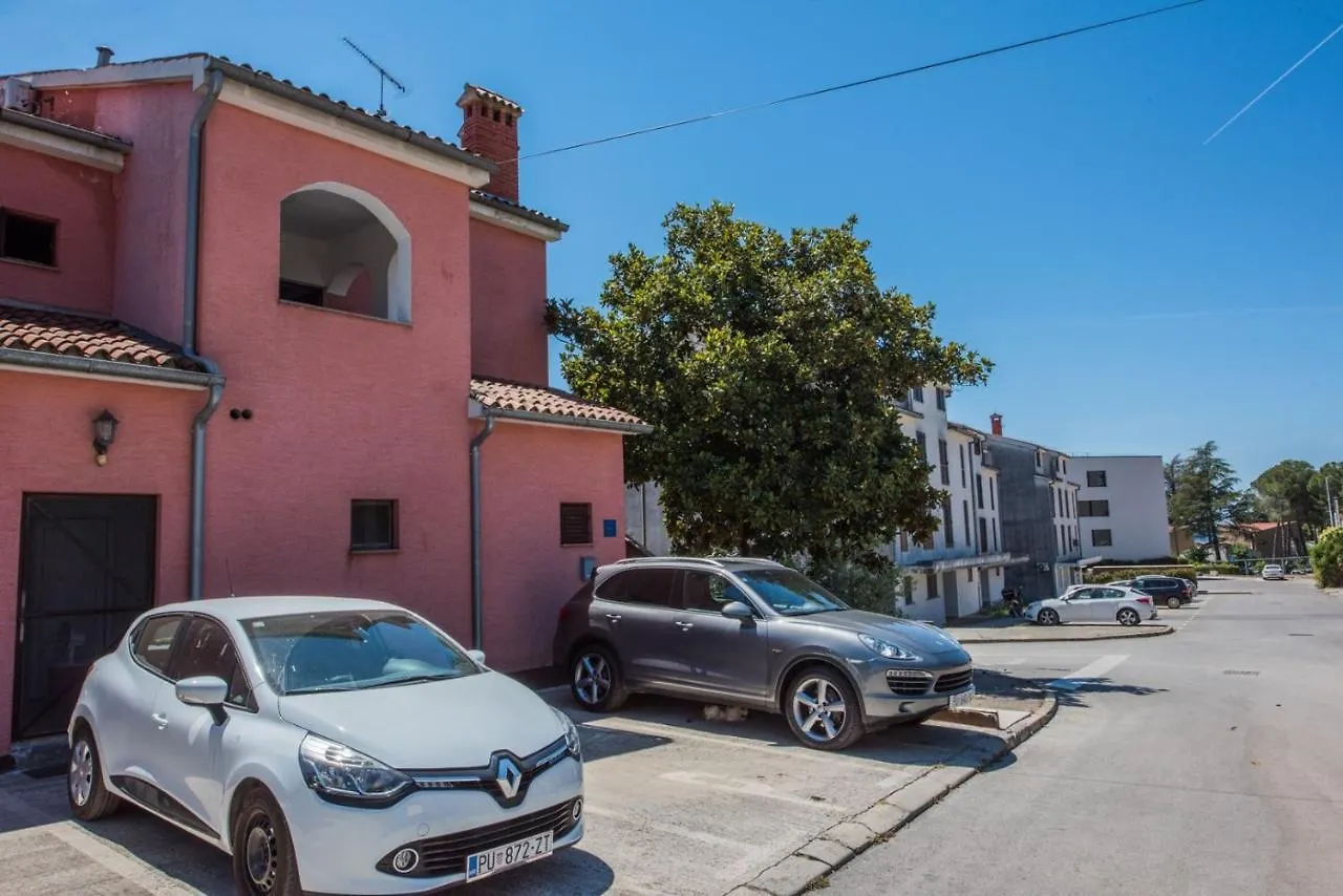 Two Bed Rooms Fortuna Near The Beach Poreč 3*,  Chorwacja