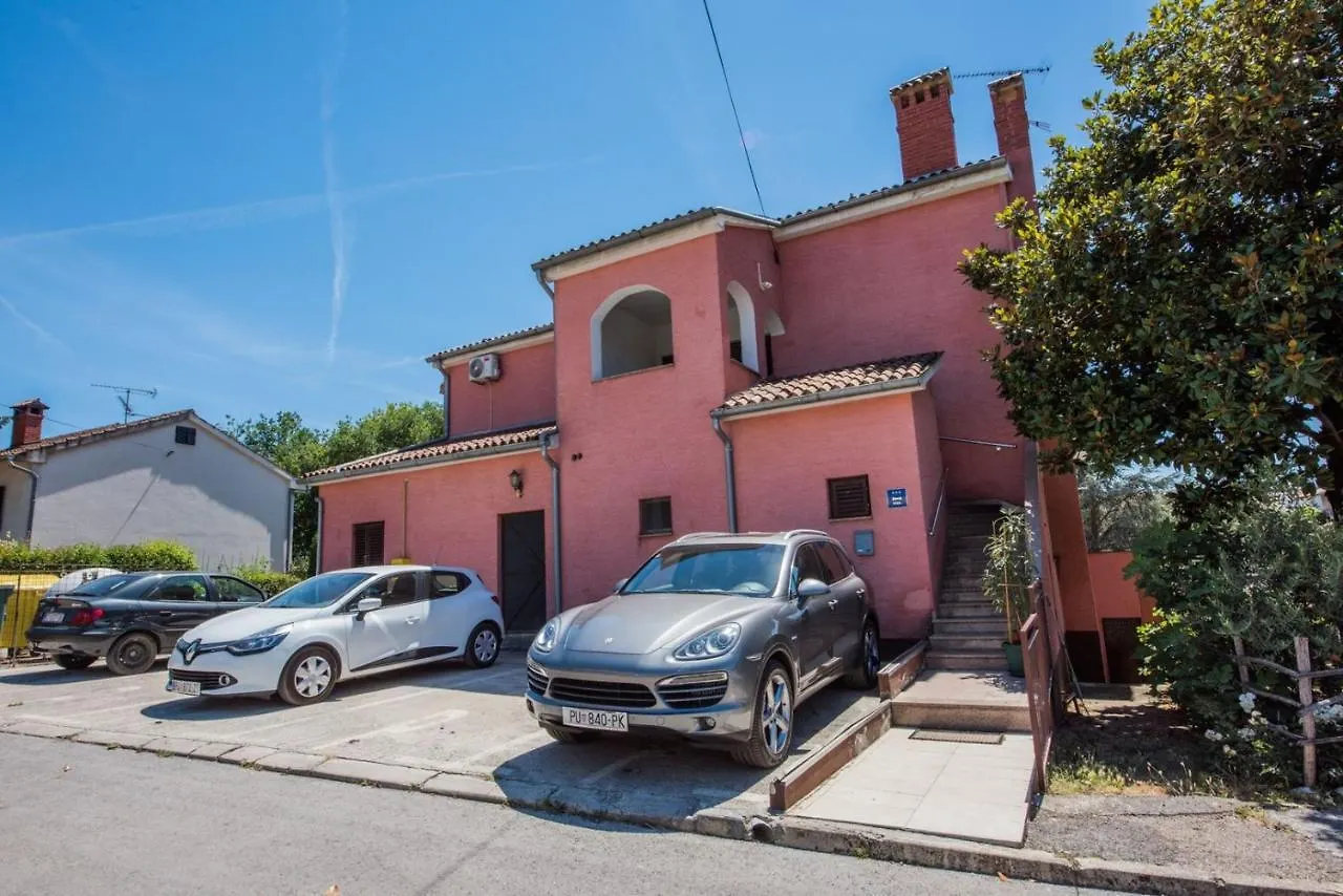Two Bed Rooms Fortuna Near The Beach Poreč