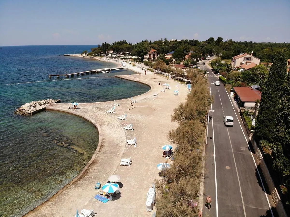 Two Bed Rooms Fortuna Near The Beach Poreč 3*,