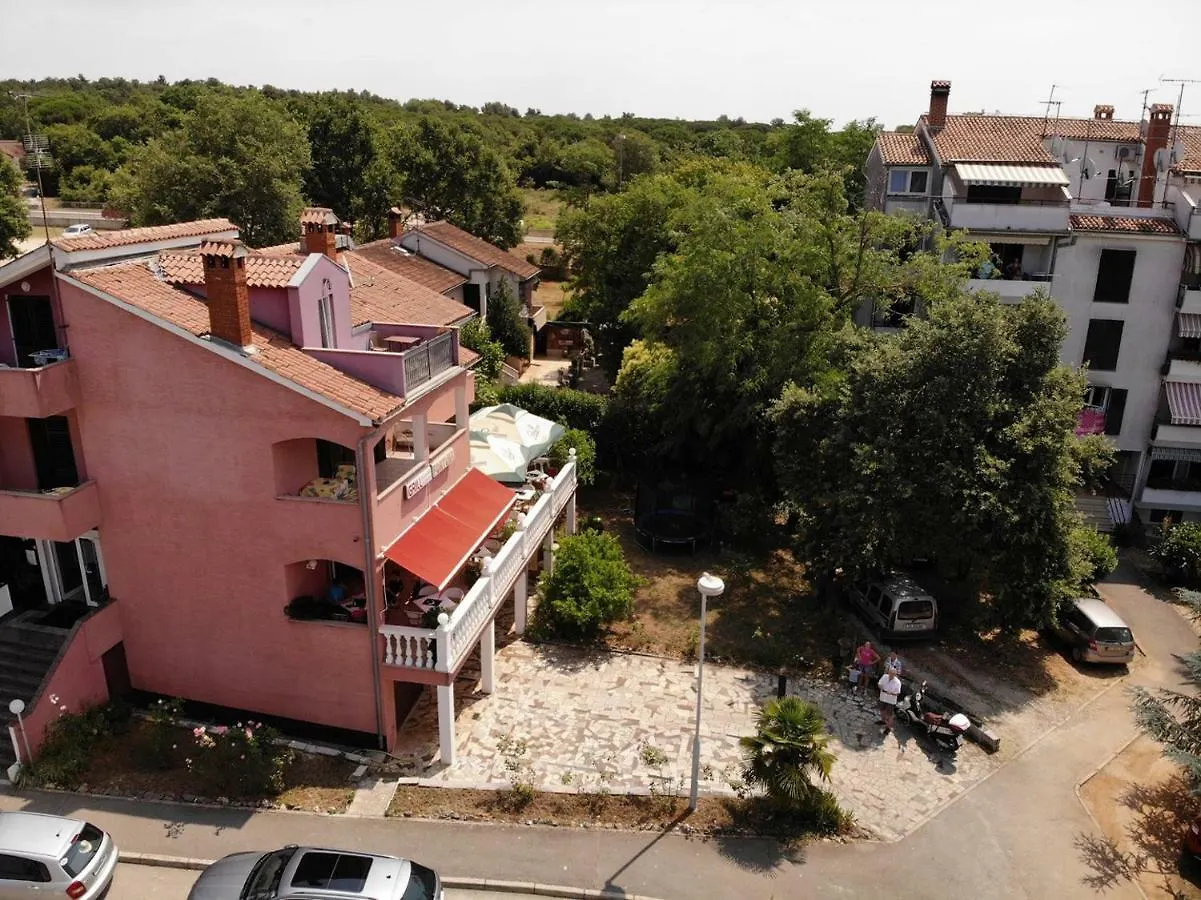 Two Bed Rooms Fortuna Near The Beach Poreč Pensjonat