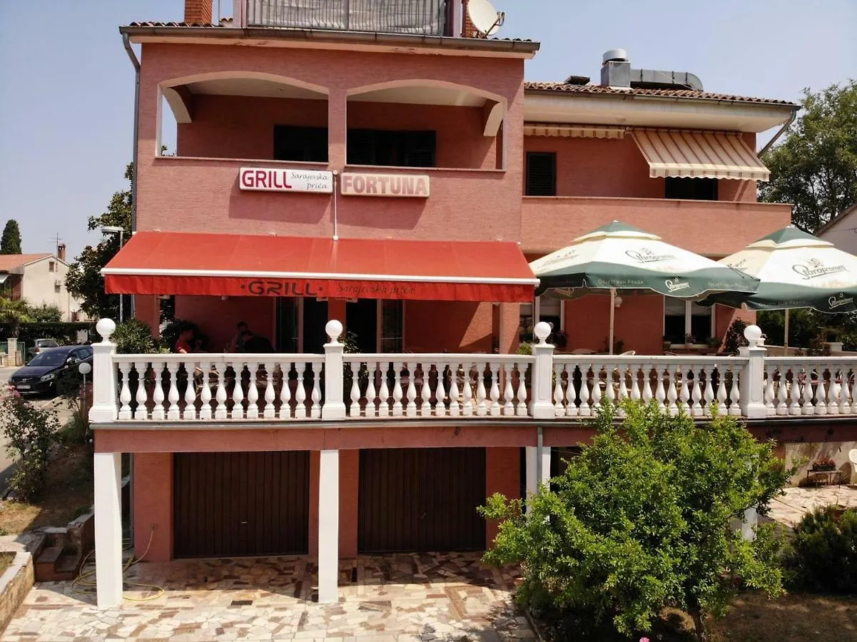 Two Bed Rooms Fortuna Near The Beach Poreč