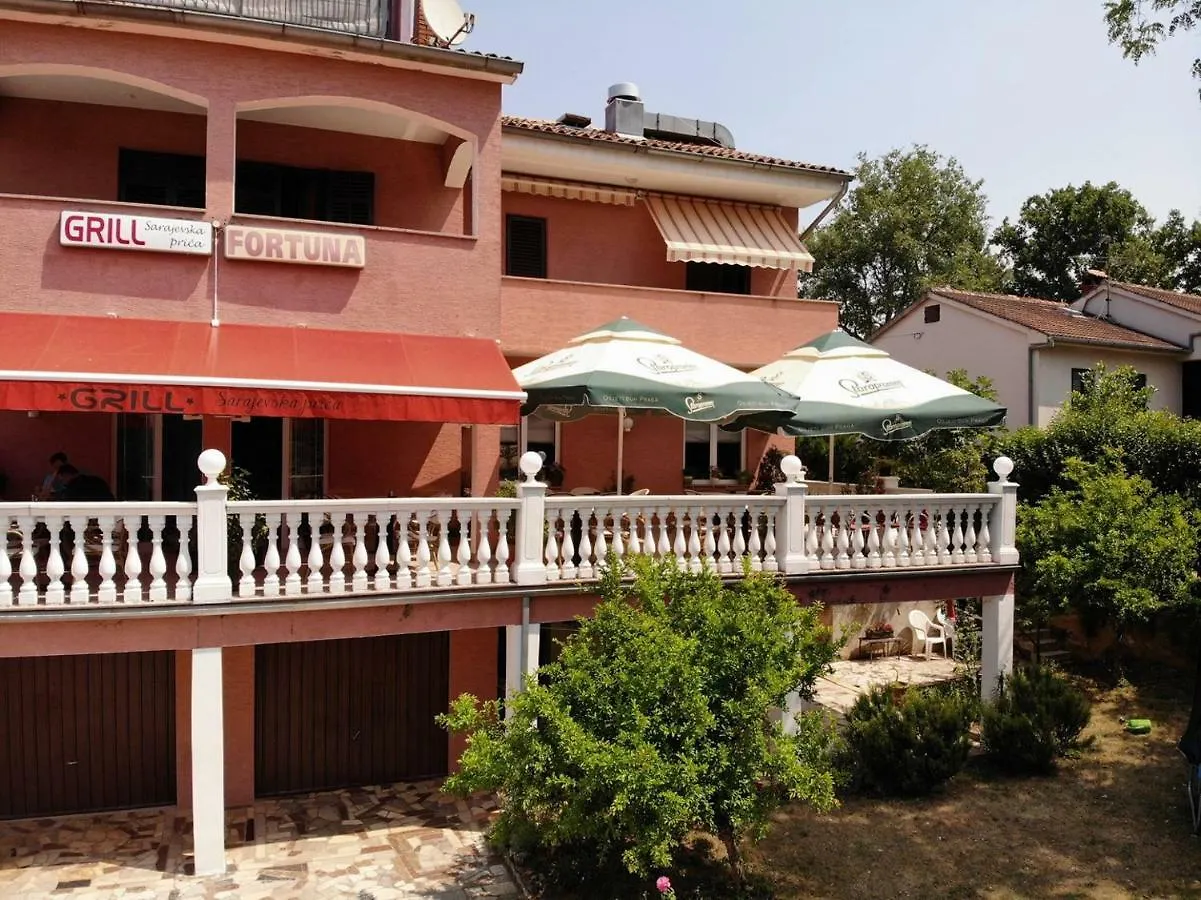 Two Bed Rooms Fortuna Near The Beach Poreč 3*,